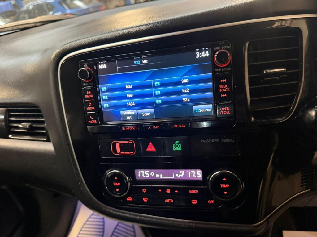 MITSUBISHI OUTLANDER