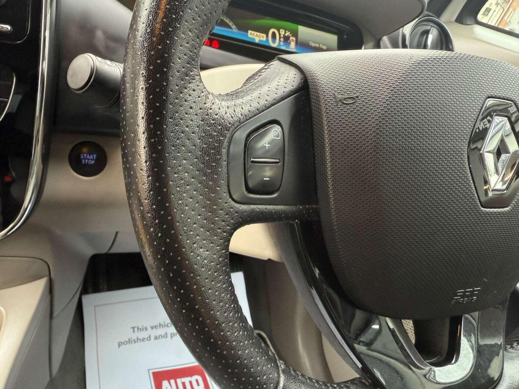 RENAULT ZOE