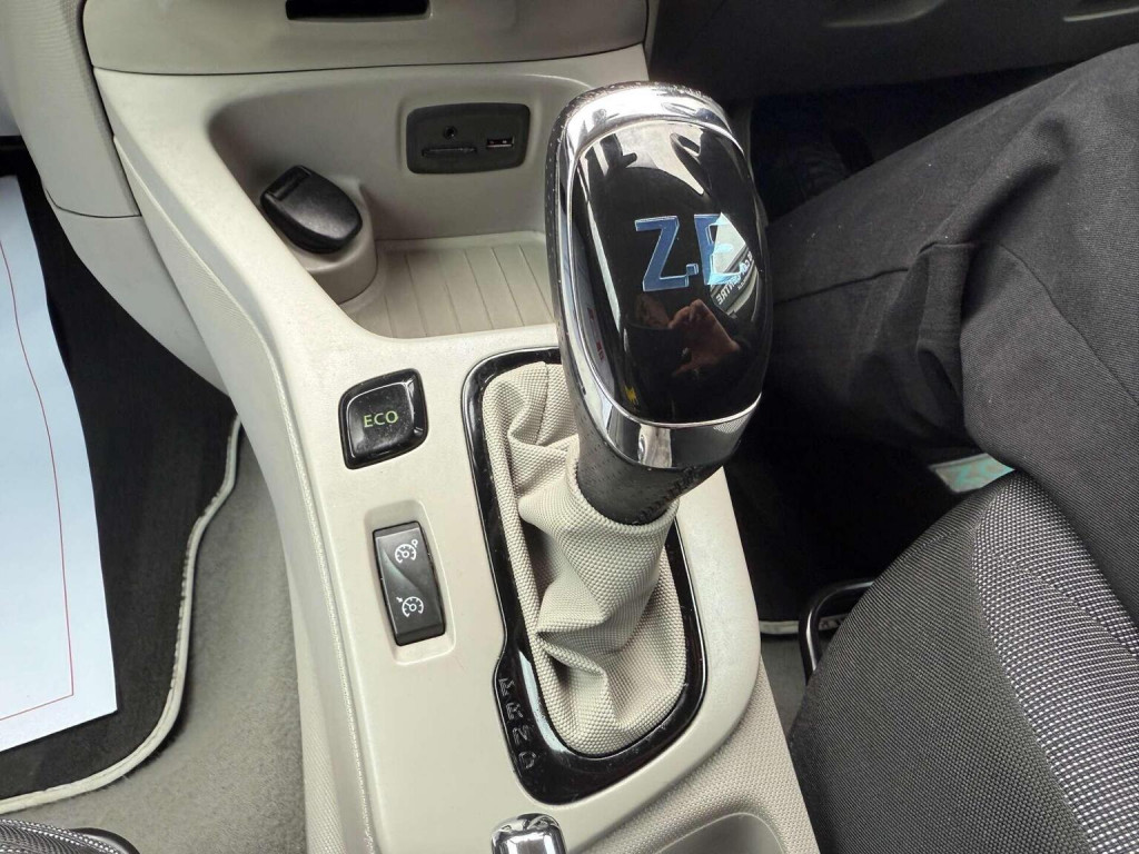 RENAULT ZOE