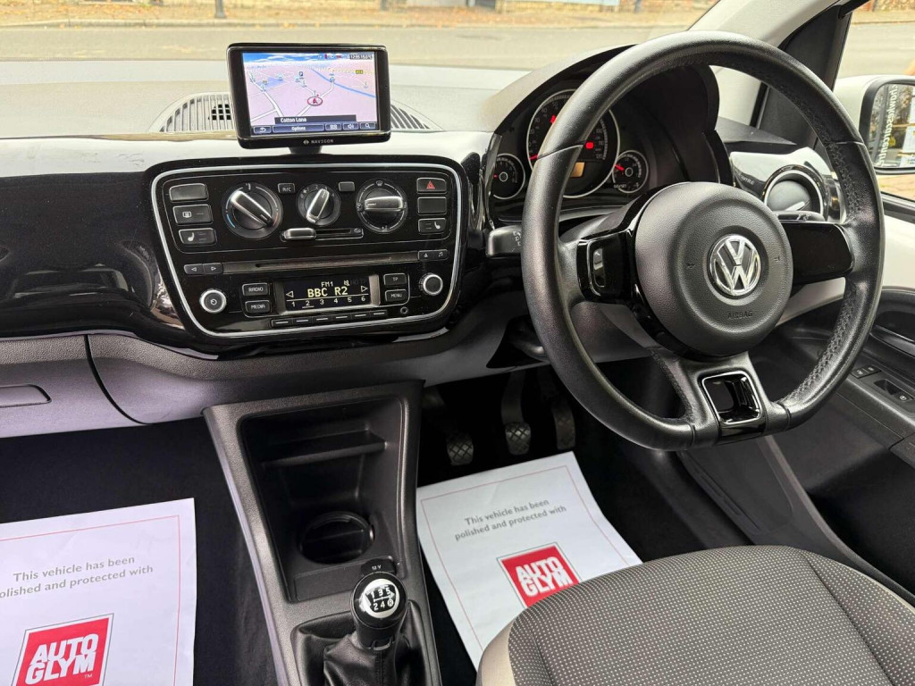 VOLKSWAGEN UP
