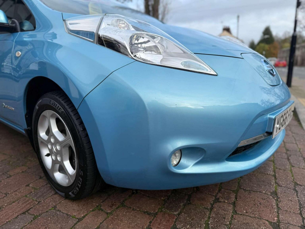 NISSAN LEAF