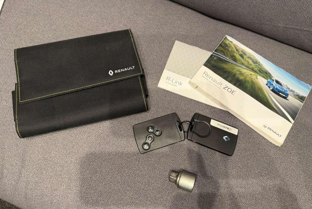 RENAULT ZOE