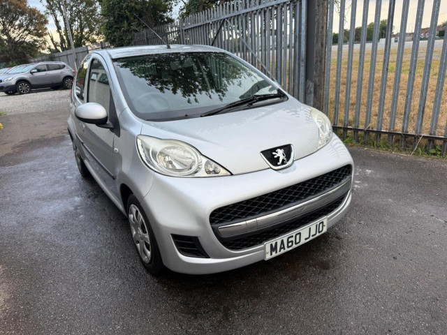 PEUGEOT 107