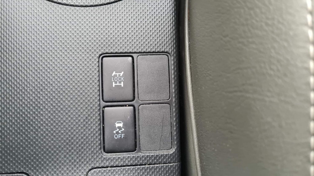 TOYOTA URBAN CRUISER