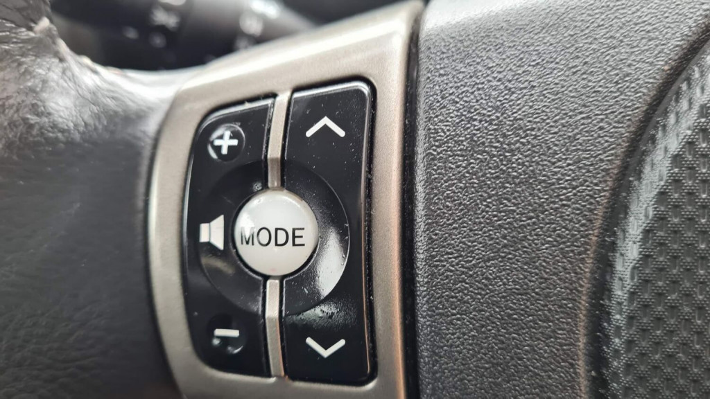 TOYOTA URBAN CRUISER