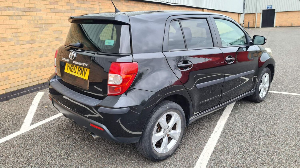 TOYOTA URBAN CRUISER