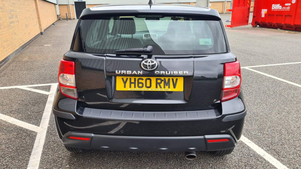 TOYOTA URBAN CRUISER