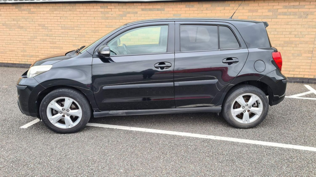 TOYOTA URBAN CRUISER