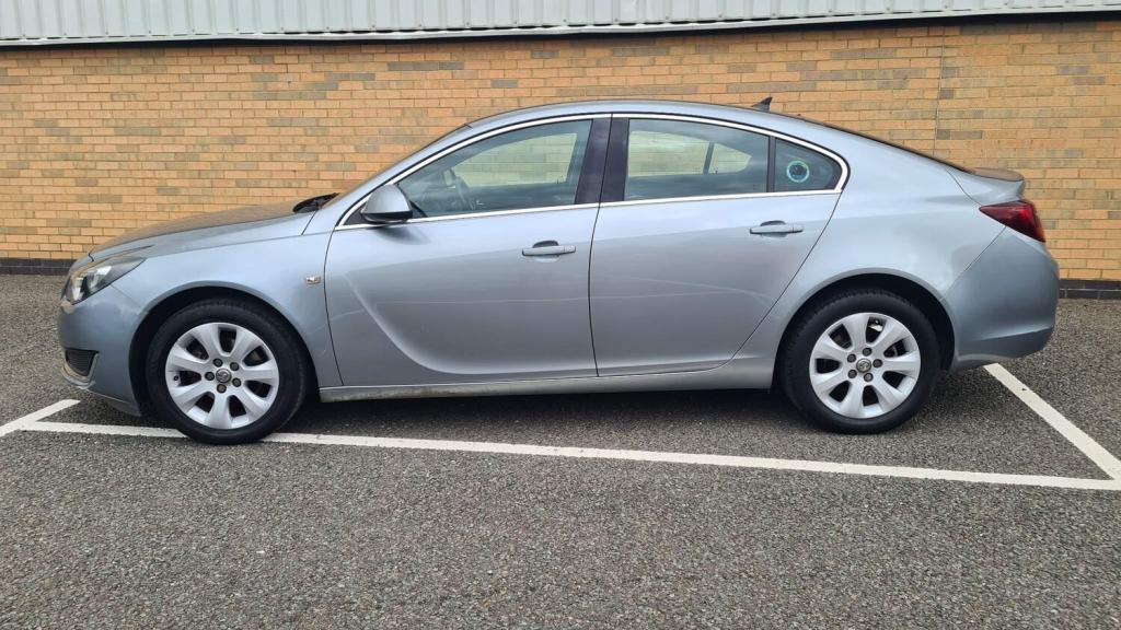 VAUXHALL INSIGNIA