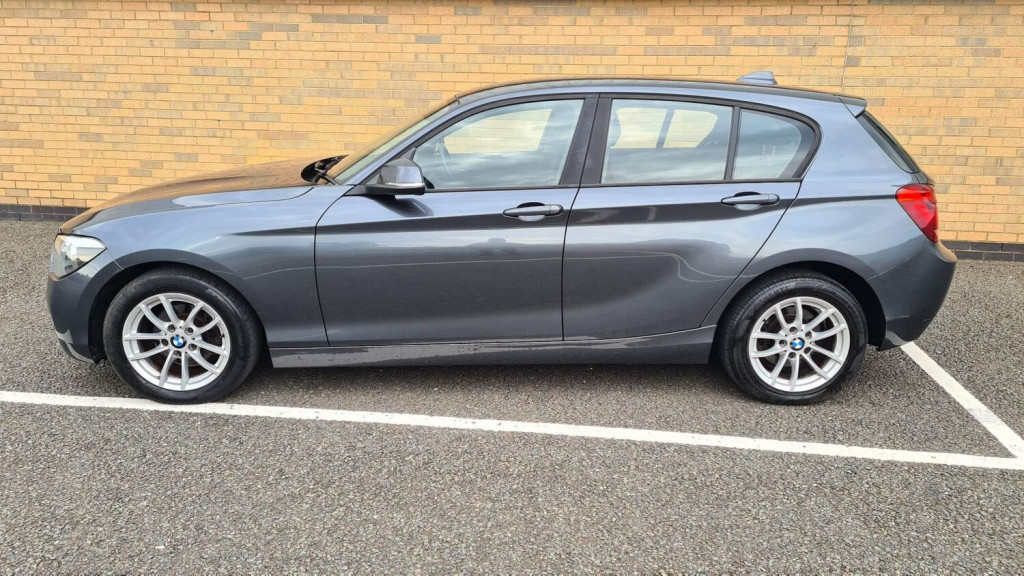 BMW 1 SERIES