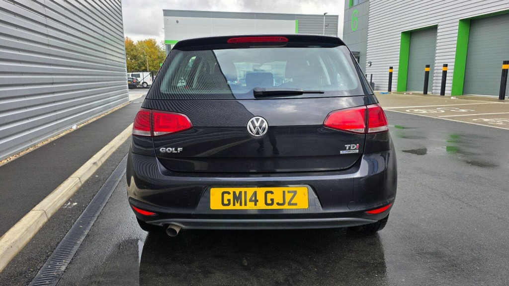 VOLKSWAGEN GOLF