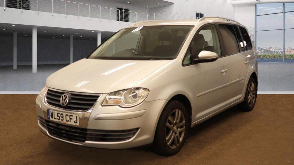 VOLKSWAGEN TOURAN