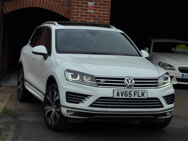 VOLKSWAGEN TOUAREG 3.0 TDI V6 BlueMotion Tech R-Line Tiptronic 4WD Euro 6 (s/s) 5dr (2015/65)