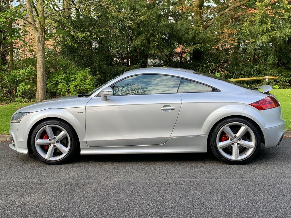 AUDI TT