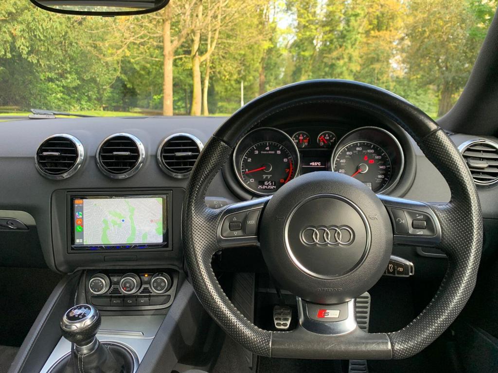 AUDI TT