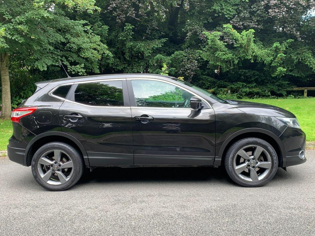View NISSAN QASHQAI 1.5 dCi n-tec