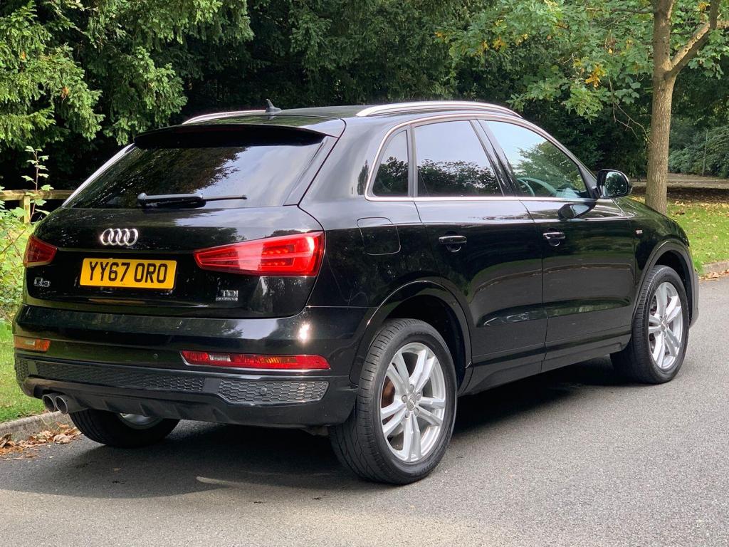 View AUDI Q3 2.0 TDI S line Edition