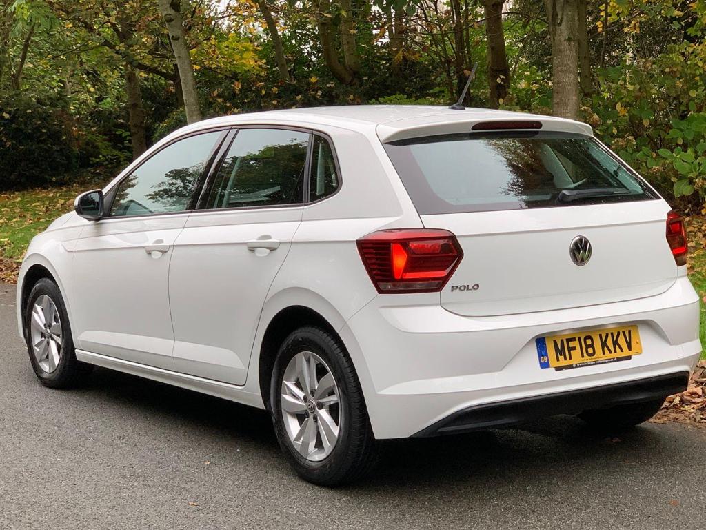 VOLKSWAGEN POLO