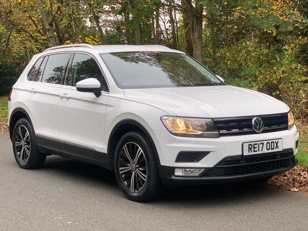 View VOLKSWAGEN TIGUAN 2.0 TDI BlueMotion Tech SE Navigation