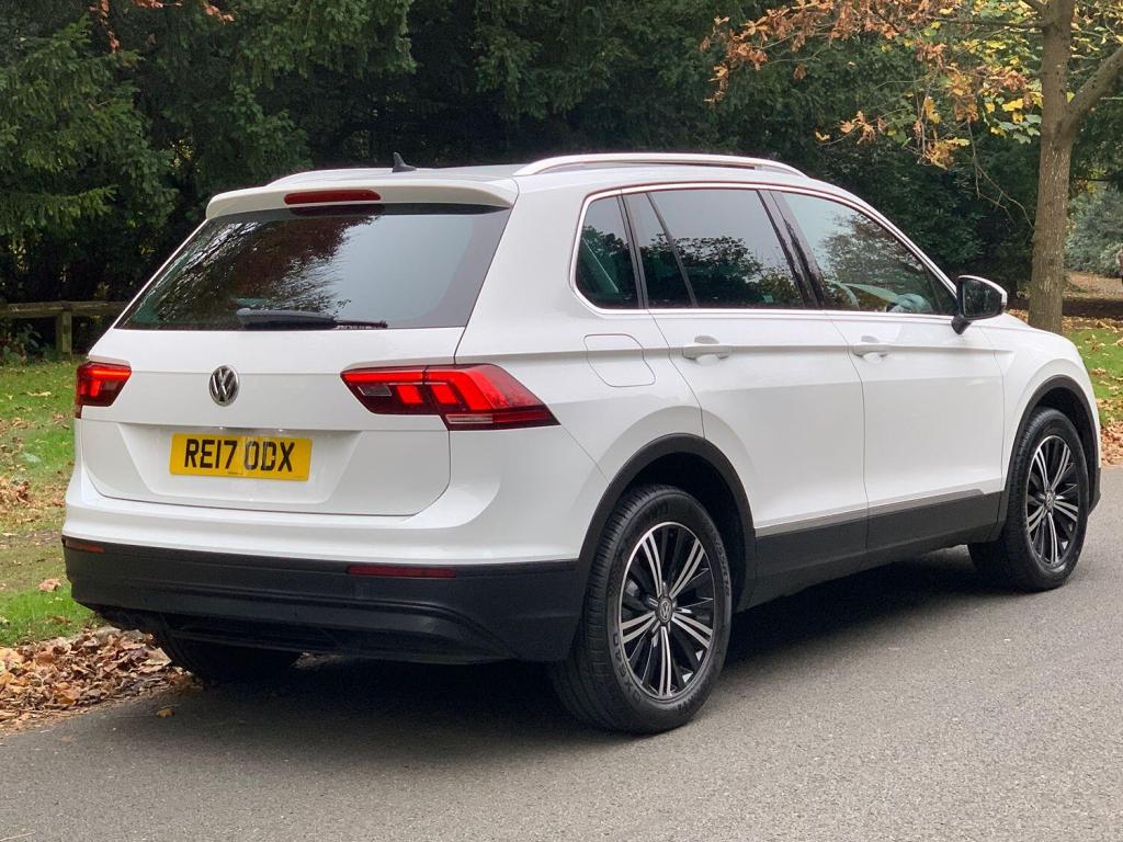 View VOLKSWAGEN TIGUAN 2.0 TDI BlueMotion Tech SE Navigation