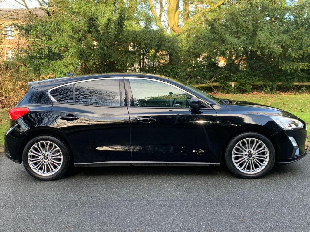 View FORD FOCUS 1.0 T EcoBoost Titanium X