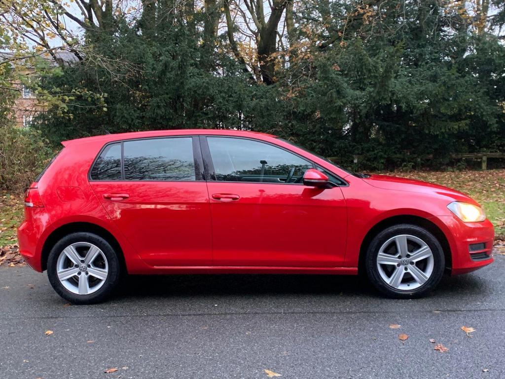 View VOLKSWAGEN GOLF 1.6 TDI BlueMotion Tech Match Edition