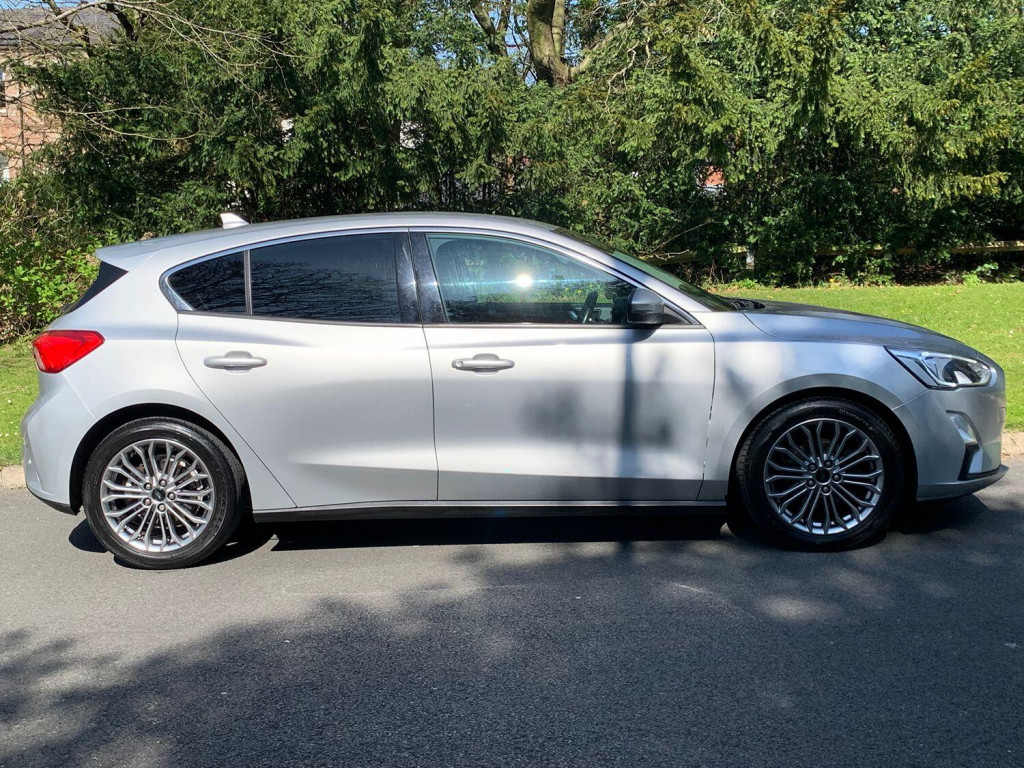 View FORD FOCUS 1.0 T EcoBoost Titanium X