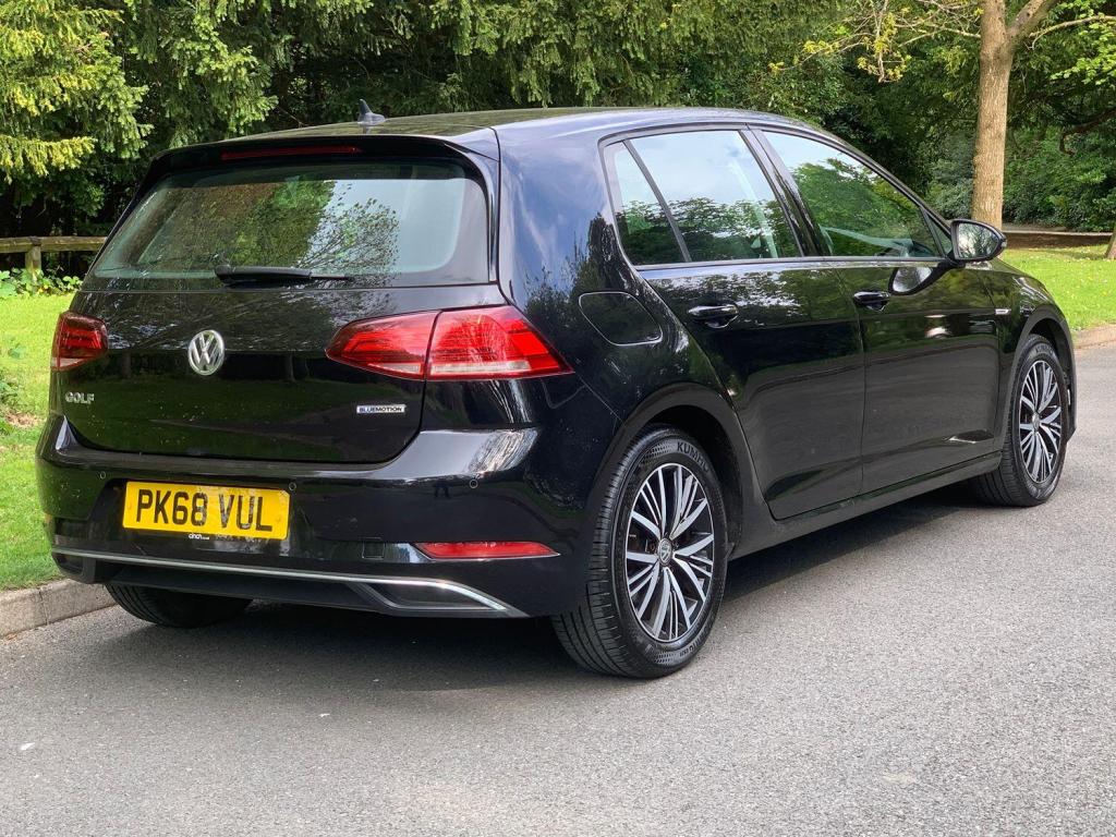 View VOLKSWAGEN GOLF 1.5 TSI EVO SE Nav