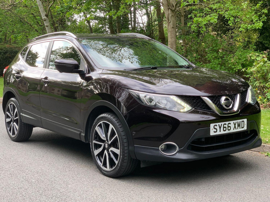 View NISSAN QASHQAI 1.5 dCi Tekna