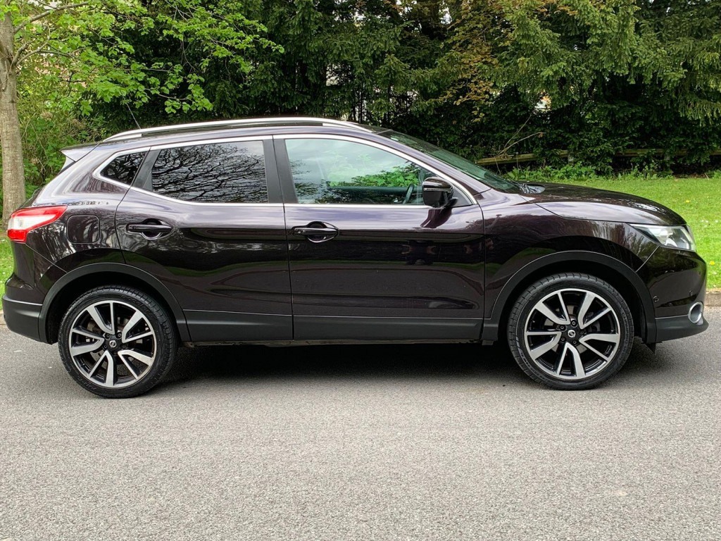 View NISSAN QASHQAI 1.5 dCi Tekna