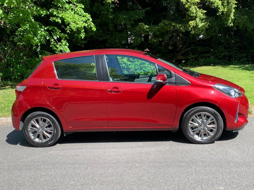 View TOYOTA YARIS 1.5 VVT-i Icon Tech