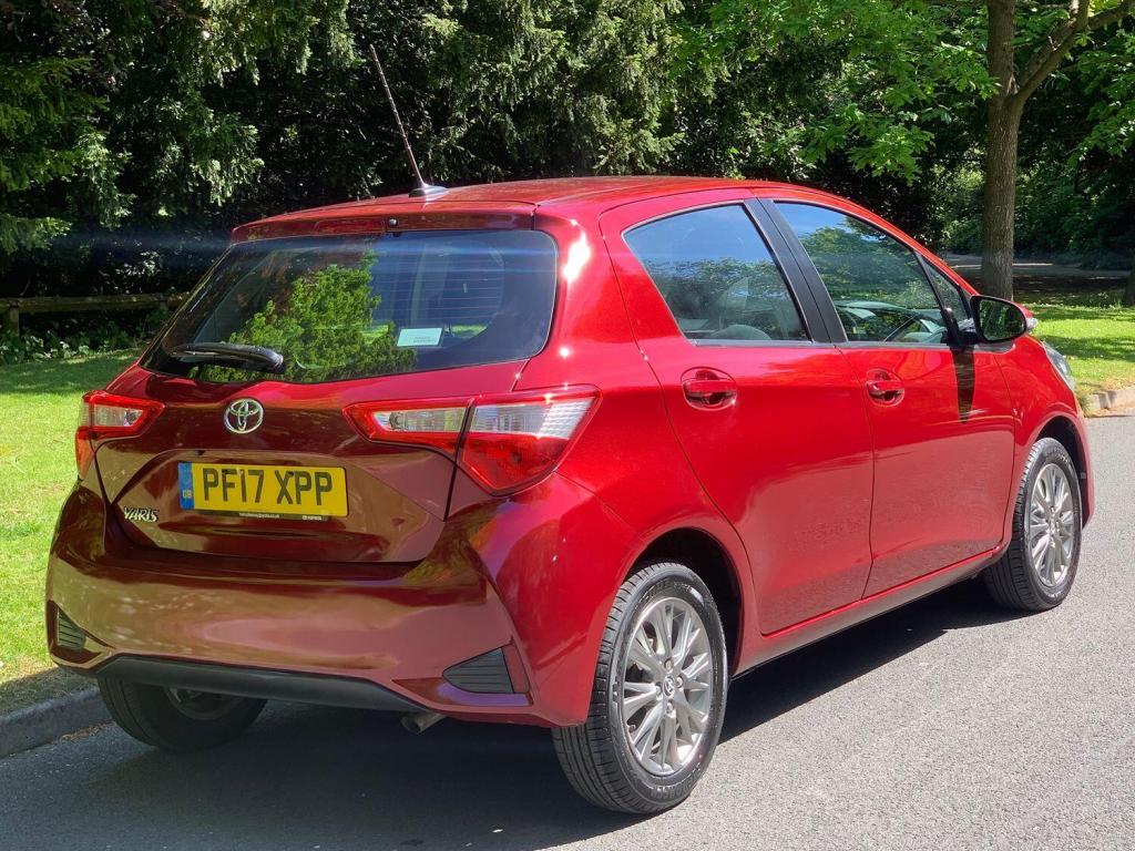 View TOYOTA YARIS 1.5 VVT-i Icon Tech