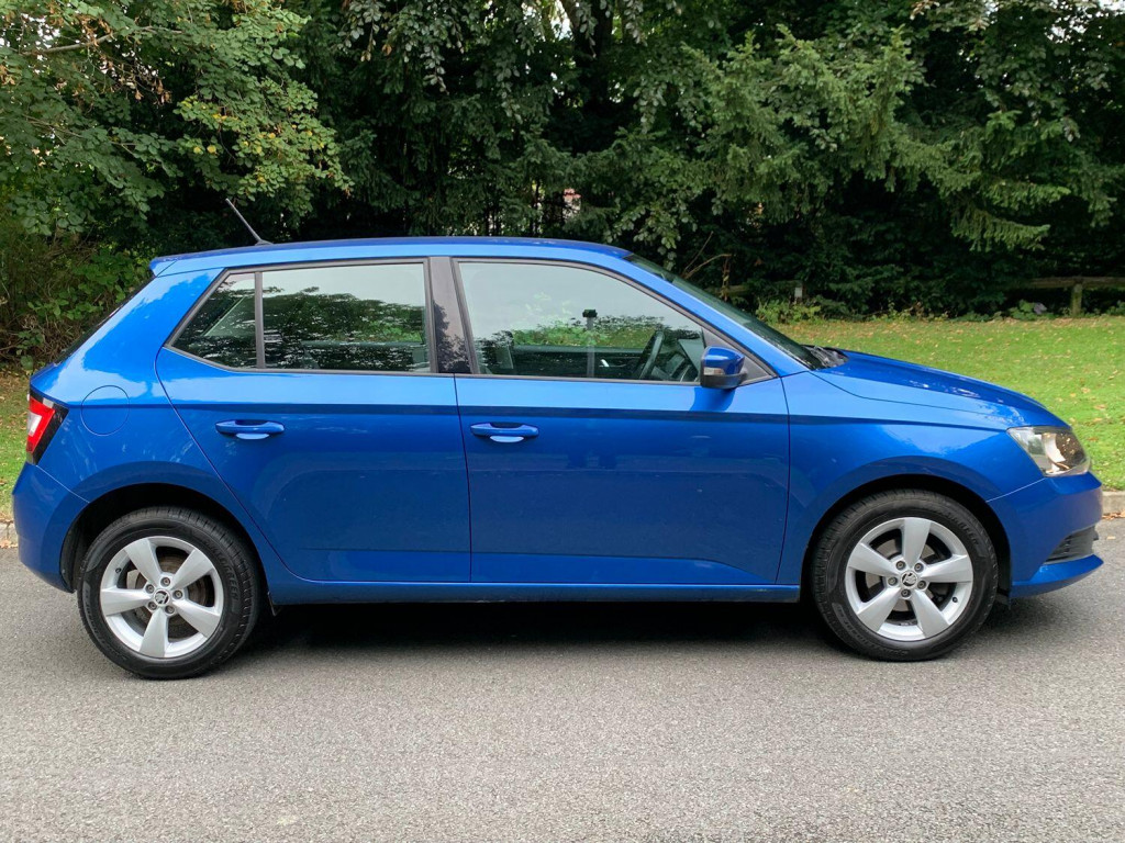 View SKODA FABIA 1.0 SE