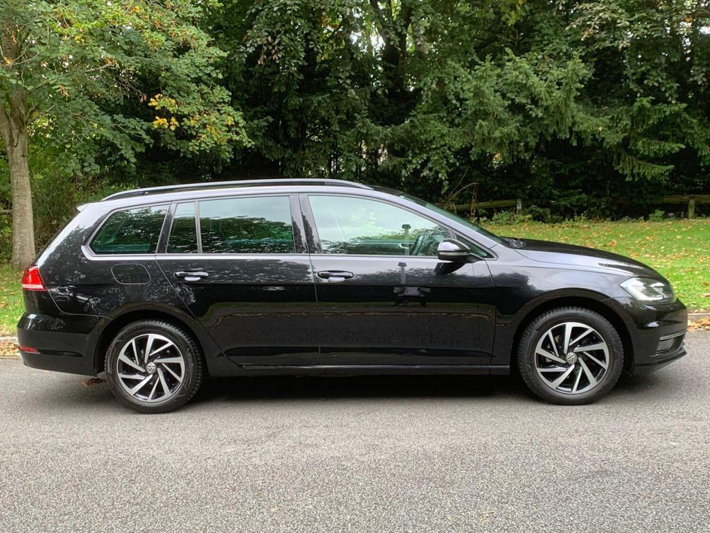 View VOLKSWAGEN GOLF 1.5 TSI EVO Match Edition