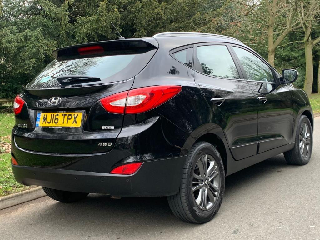 View HYUNDAI IX35 CRDI SE