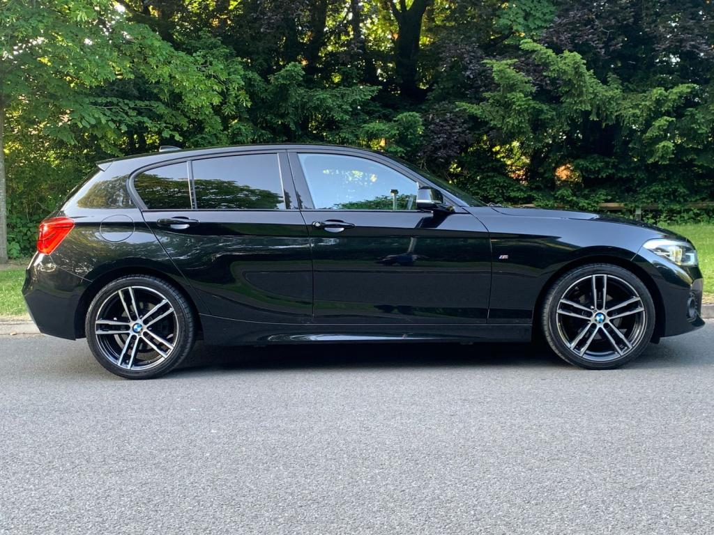 View BMW 1 SERIES 118D M SPORT