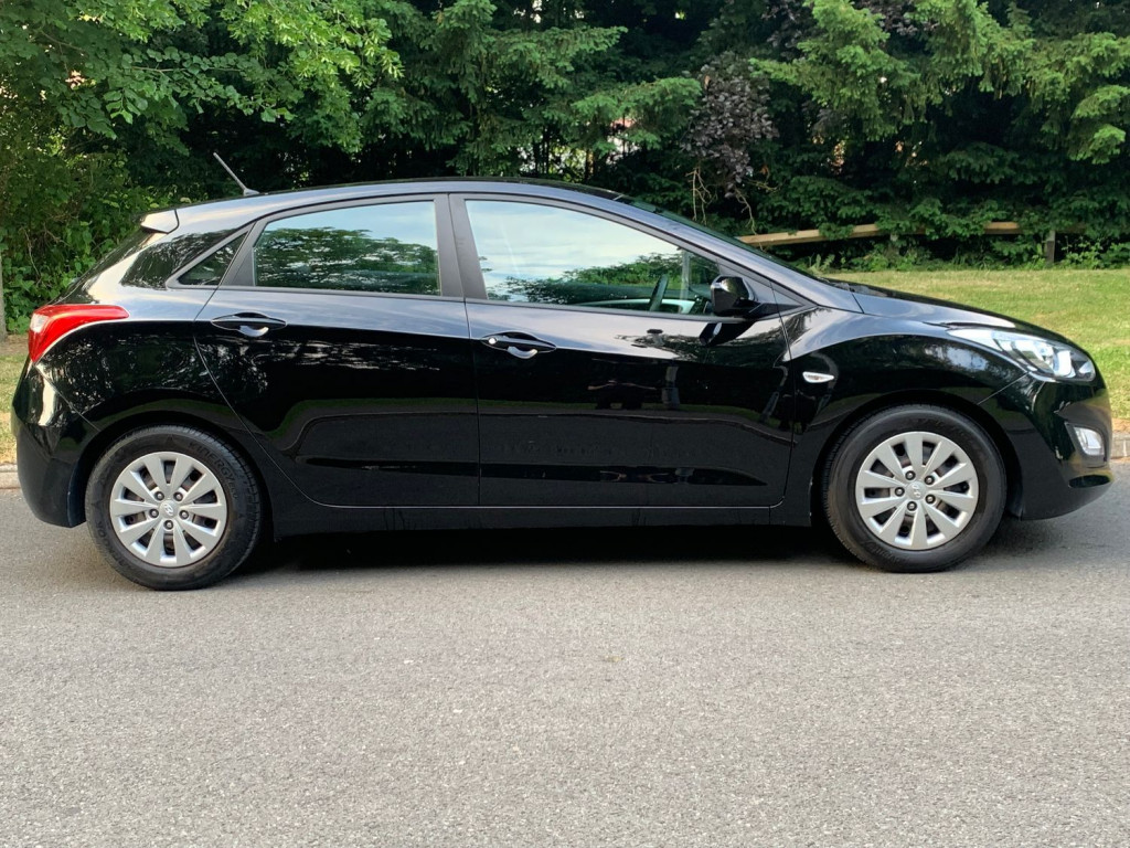 View HYUNDAI I30 S BLUE DRIVE