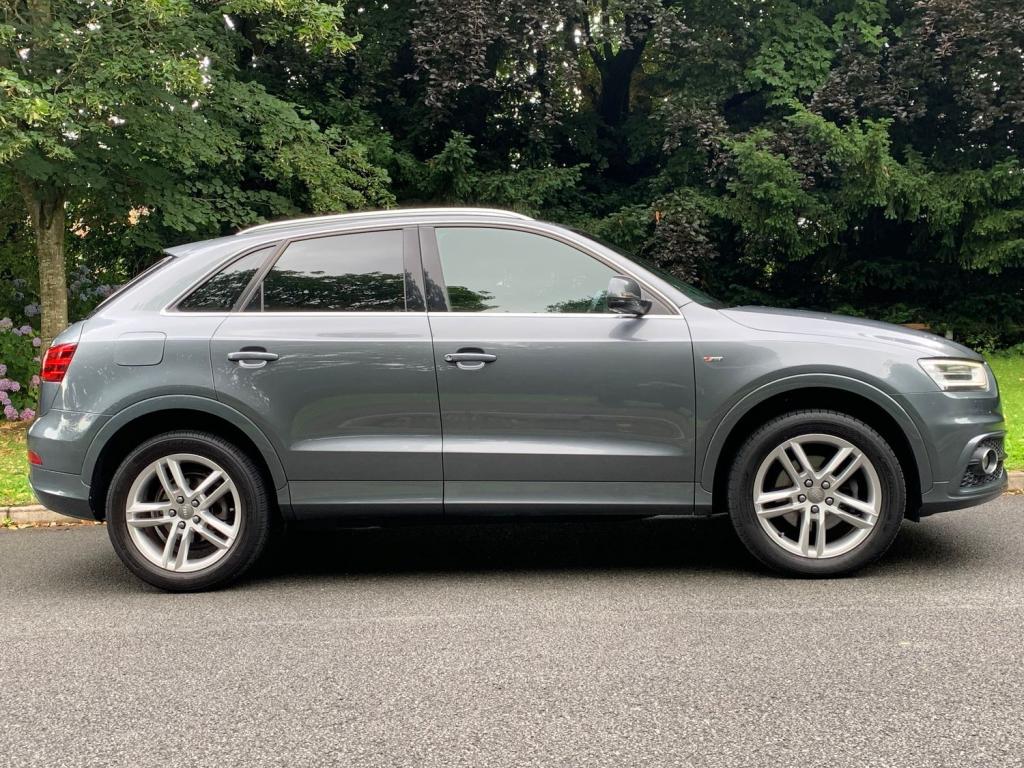 View AUDI Q3 TDI S LINE