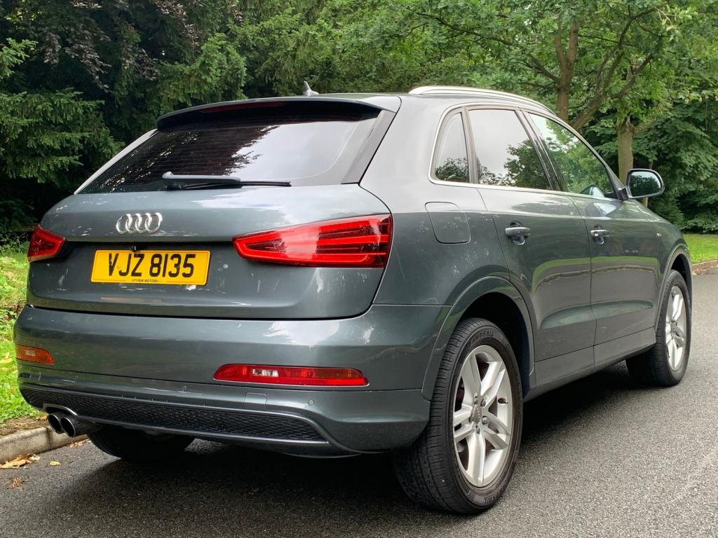 View AUDI Q3 TDI S LINE