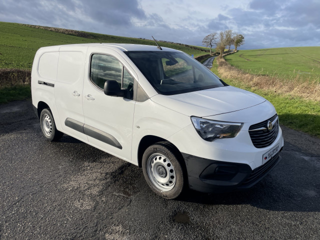 VAUXHALL COMBO 1.5 Turbo D 2300 Edition