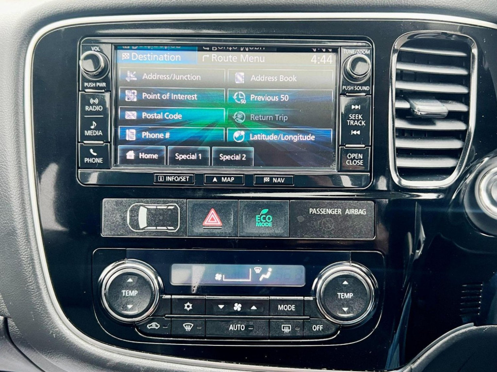 MITSUBISHI OUTLANDER