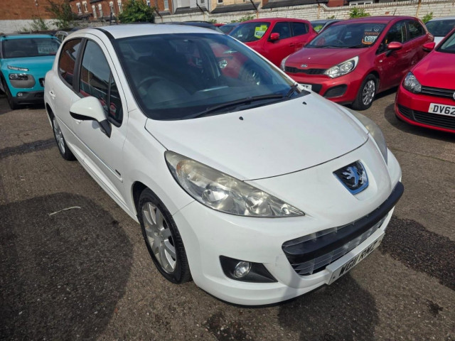 PEUGEOT 207