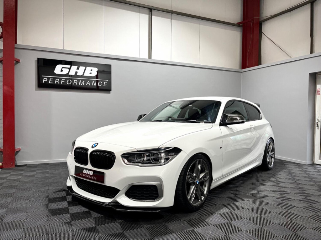 View BMW 1 SERIES 3.0 M140i 3-door