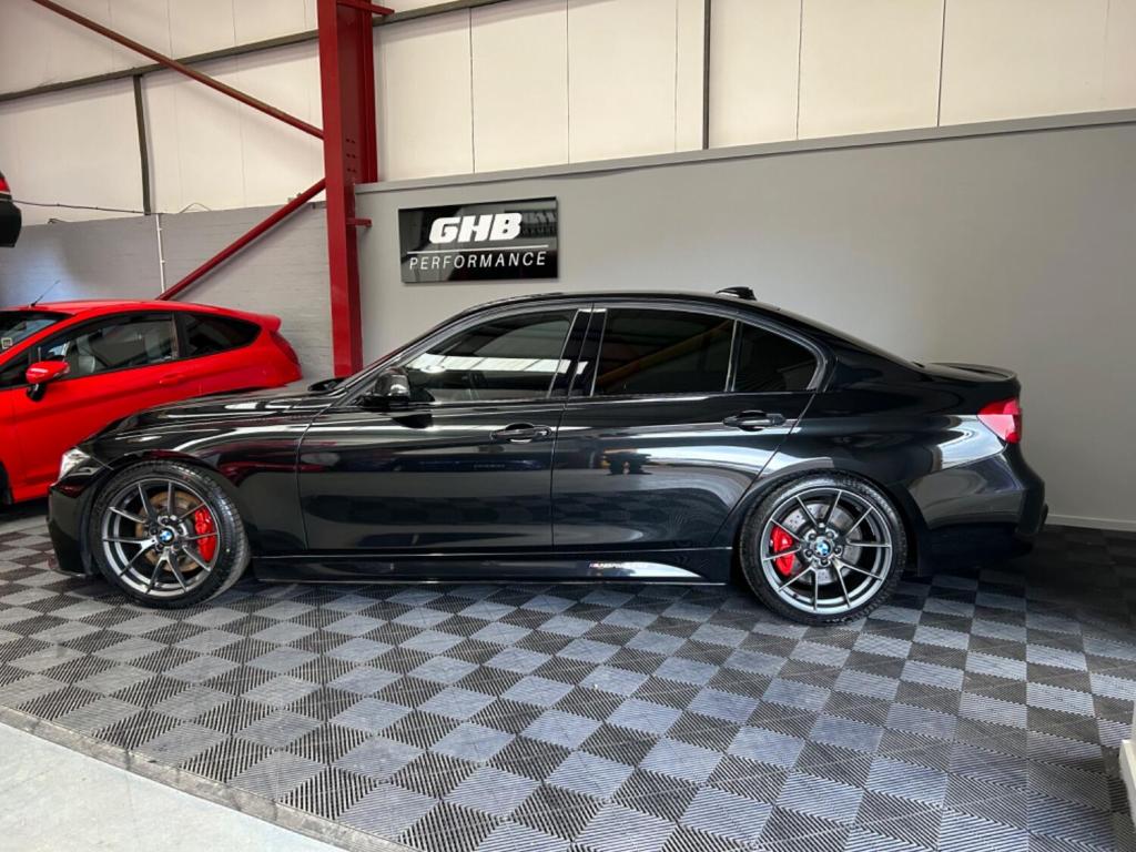 View BMW 3 SERIES 3.0 330d M Sport Saloon