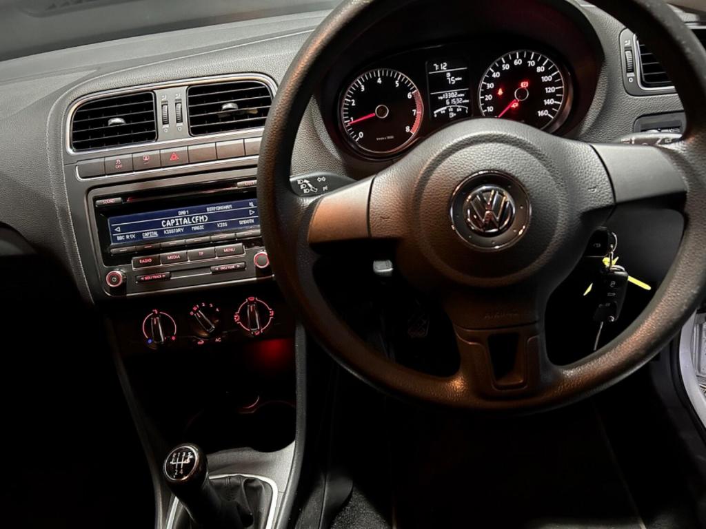 VOLKSWAGEN POLO
