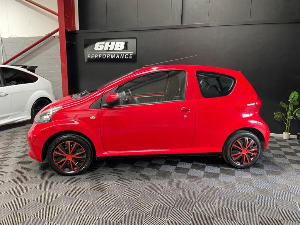 View TOYOTA AYGO 1.0 VVT-i +