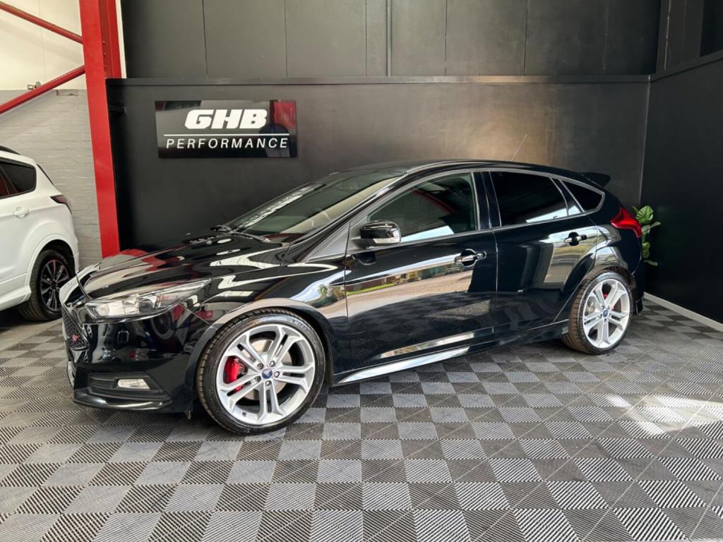 View FORD FOCUS 2.0 T EcoBoost ST-3