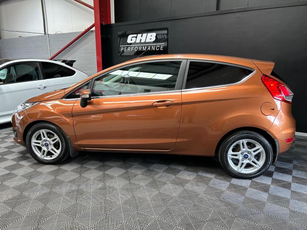 View FORD FIESTA 1.3 Zetec