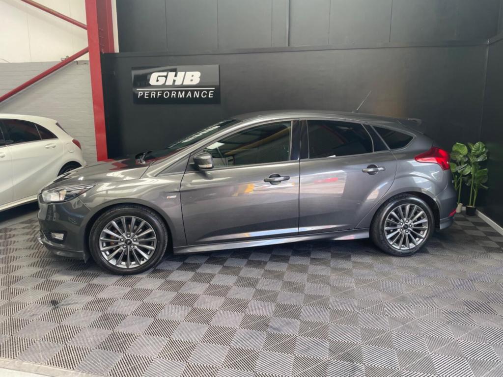 View FORD FOCUS 1.0 T EcoBoost ST-Line