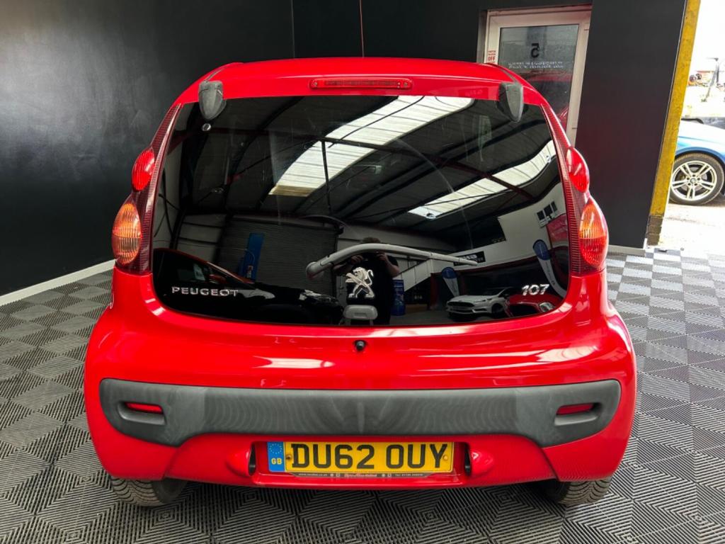 PEUGEOT 107
